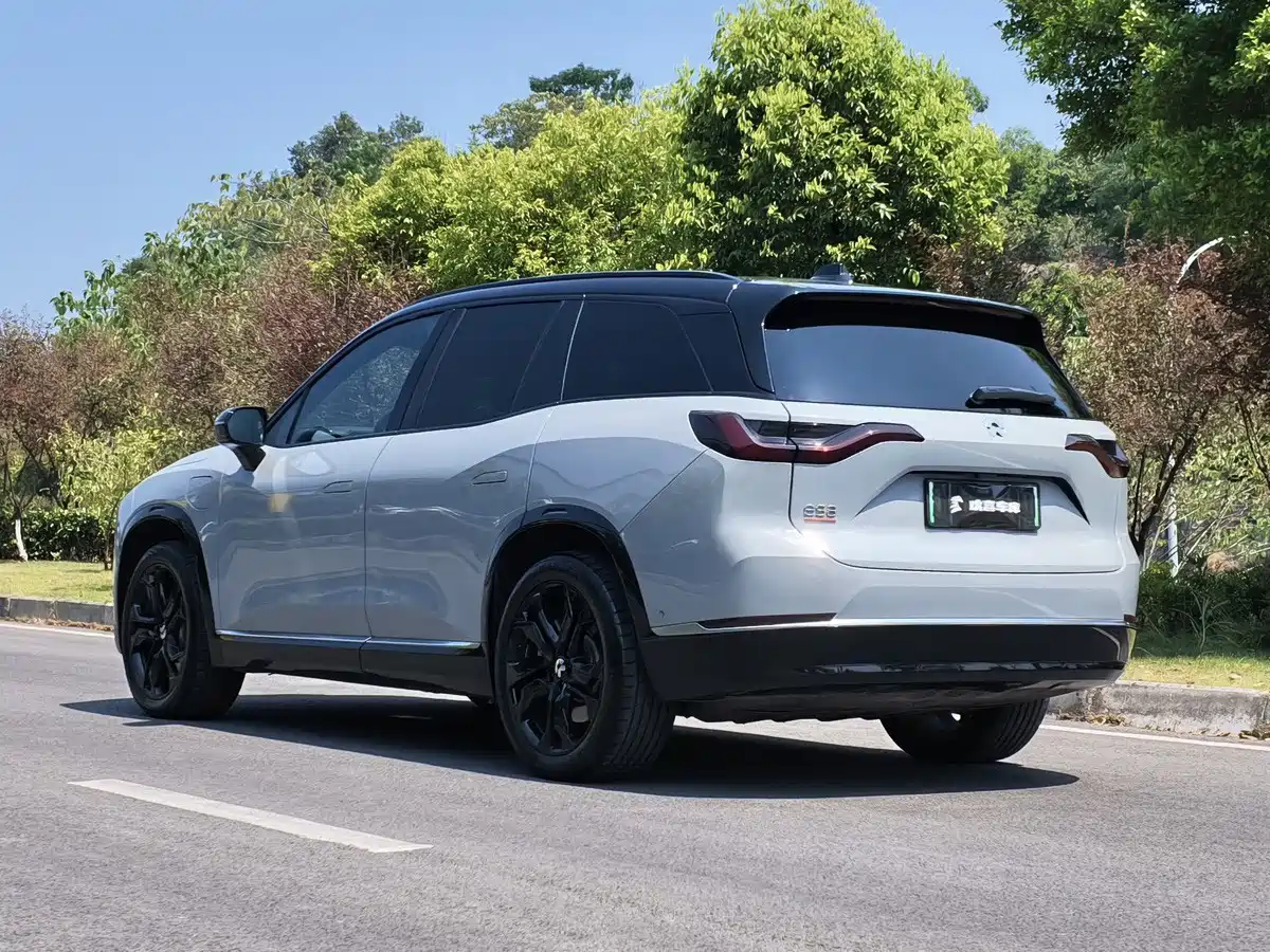 Фото 4 - NIO ES8