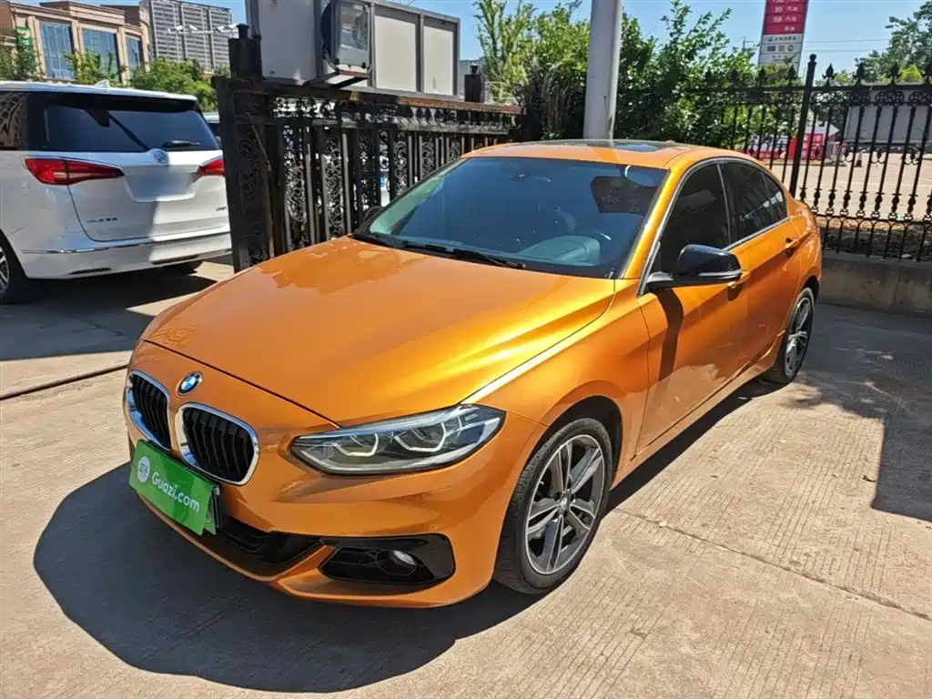 BMW 1 Series 2017 118i Sport фото 2