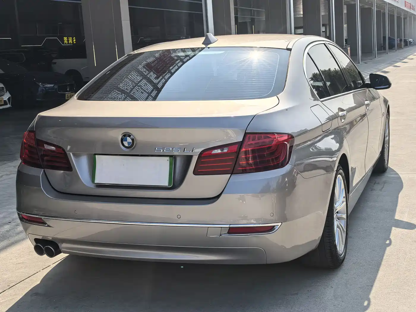BMW 5 Series 2017 525Li Luxury Design Package фото 10