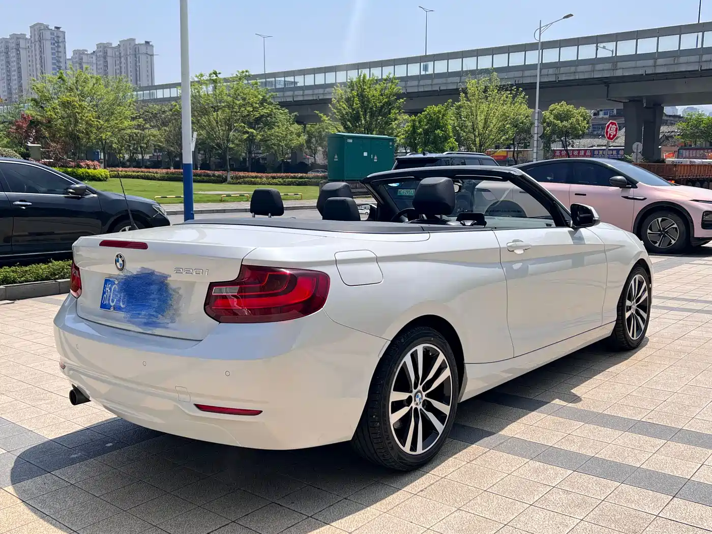 BMW 2 Series (Import) 2015 220i Convertible Coupe Leading фото 17