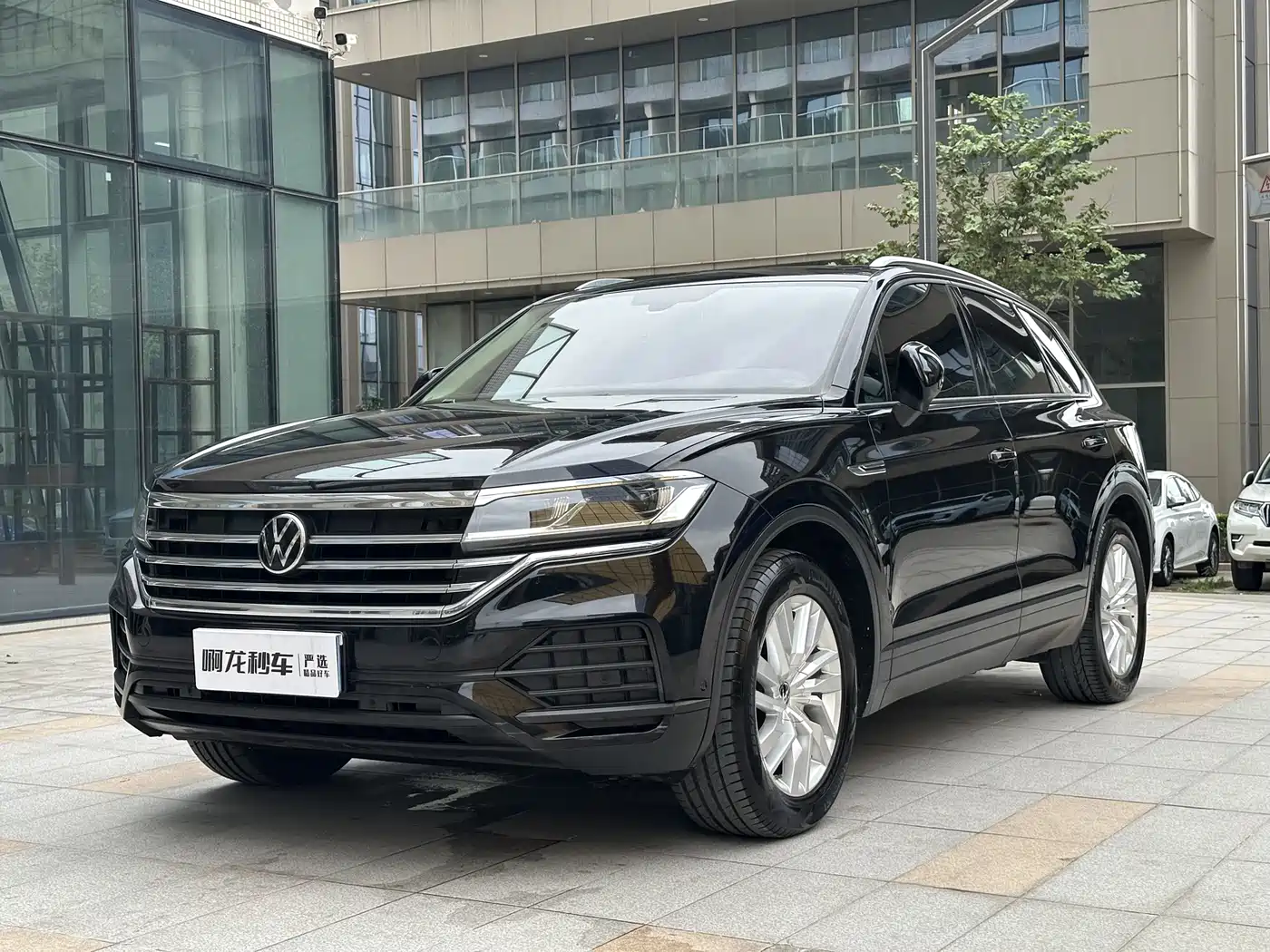 VOLKSWAGEN TOUAREG
