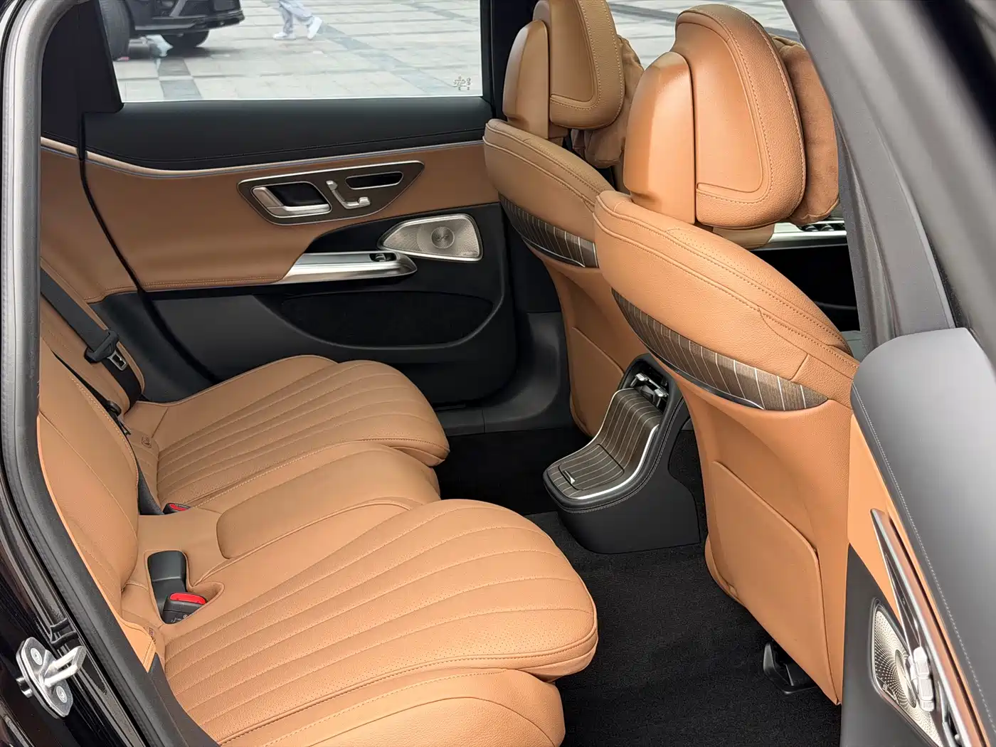 Mercedes-Benz E-Class 2025 E 300 L Luxury фото 15