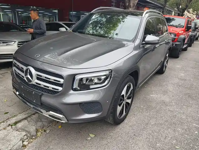 MERCEDES-BENZ GLB