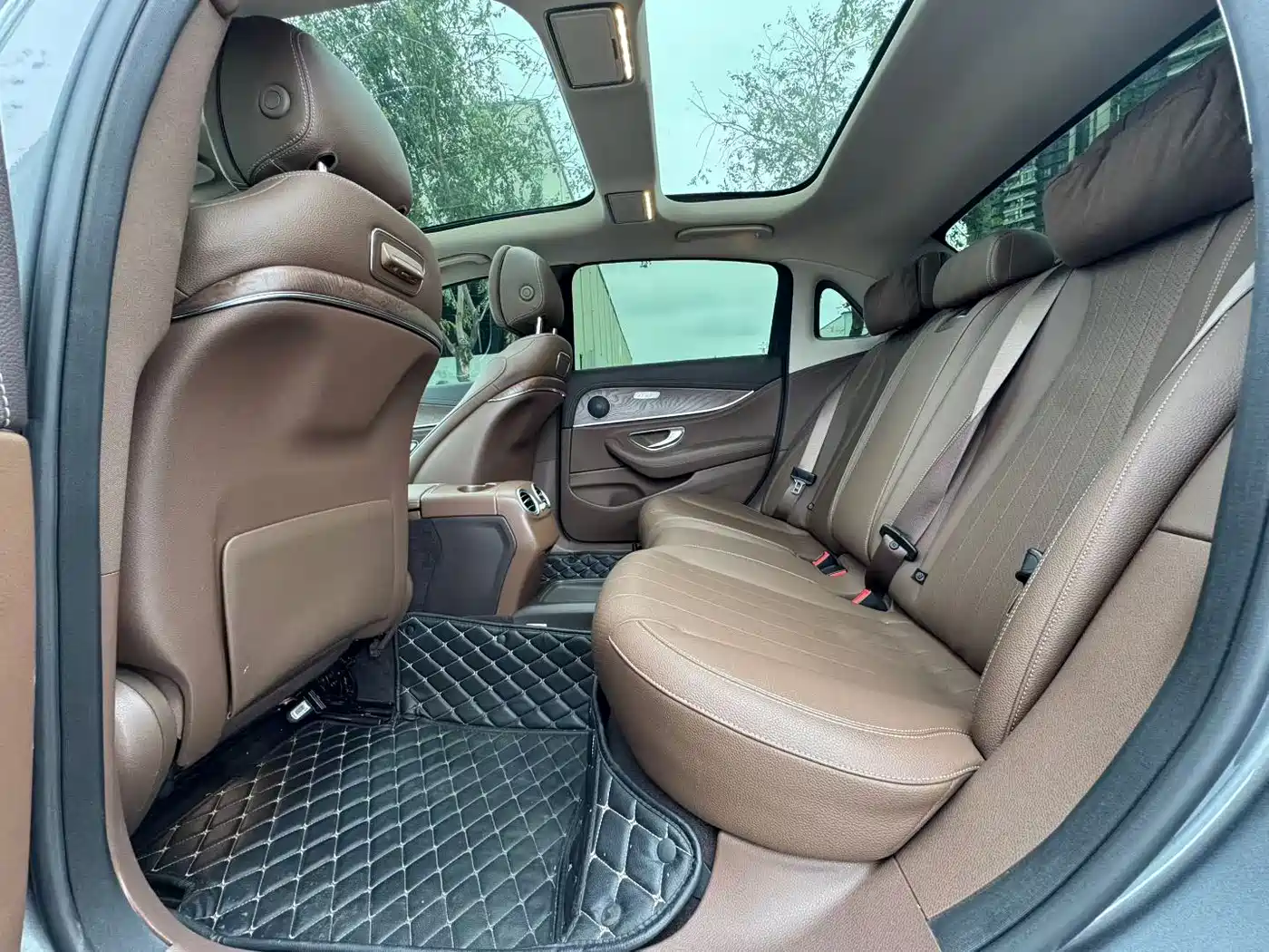 Mercedes-Benz E-Class 2019 E 300 L Fashion фото 6