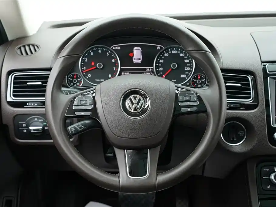 Volkswagen Touareg 2017 3.0TSI Explorer Edition фото 13