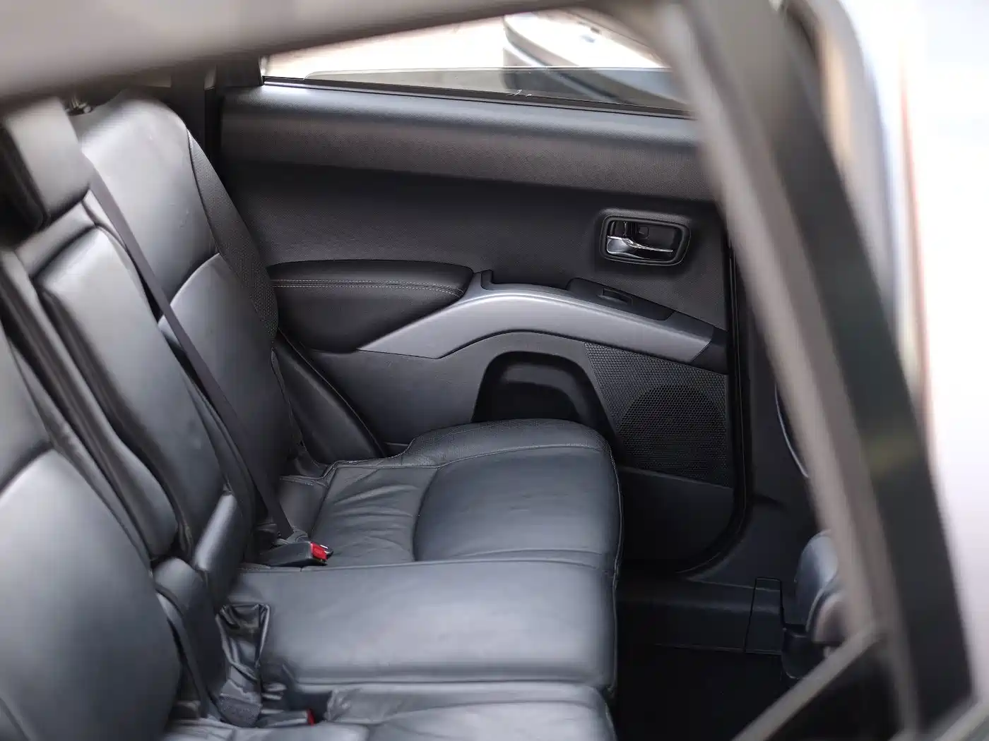 Mitsubishi Outlander (Import) 2009 2009 3.0 Luxury