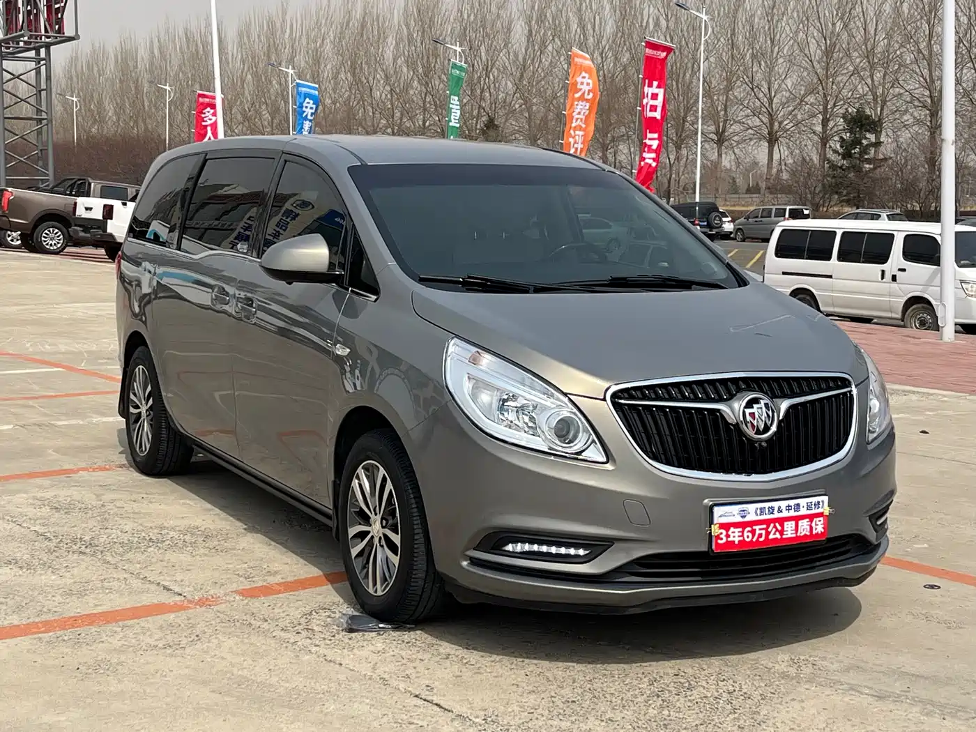 Buick GL8 2018 28T Comfort China VI фото 3