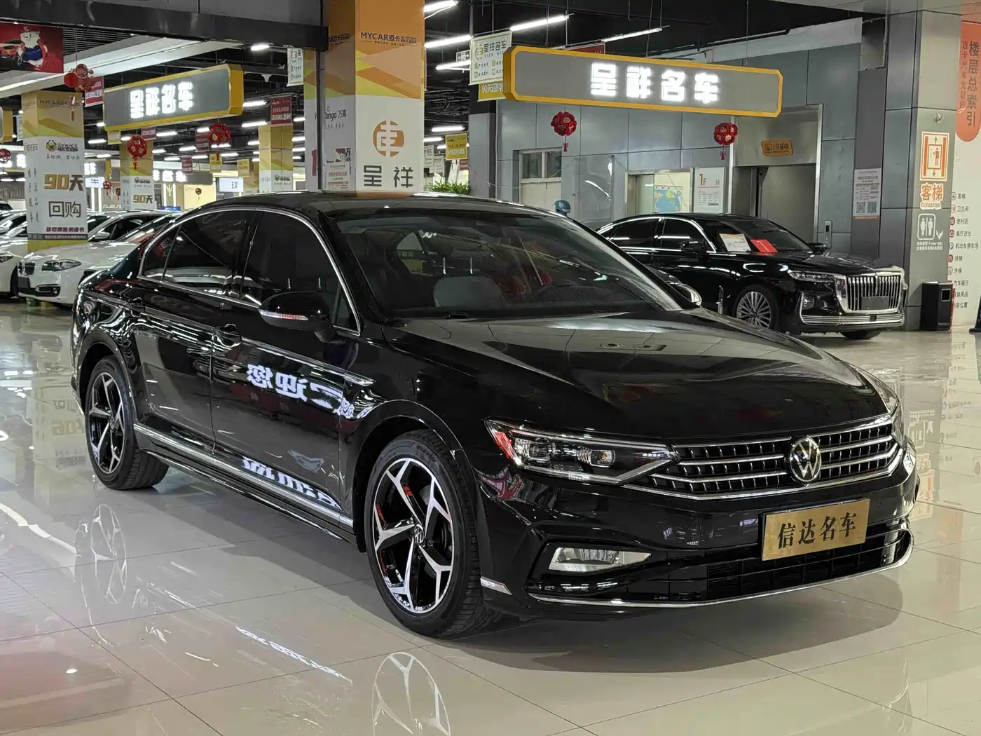 Volkswagen Magotan 2023 Model 2 Million Commemorative Edition 330TSI DSG Luxury фото 3