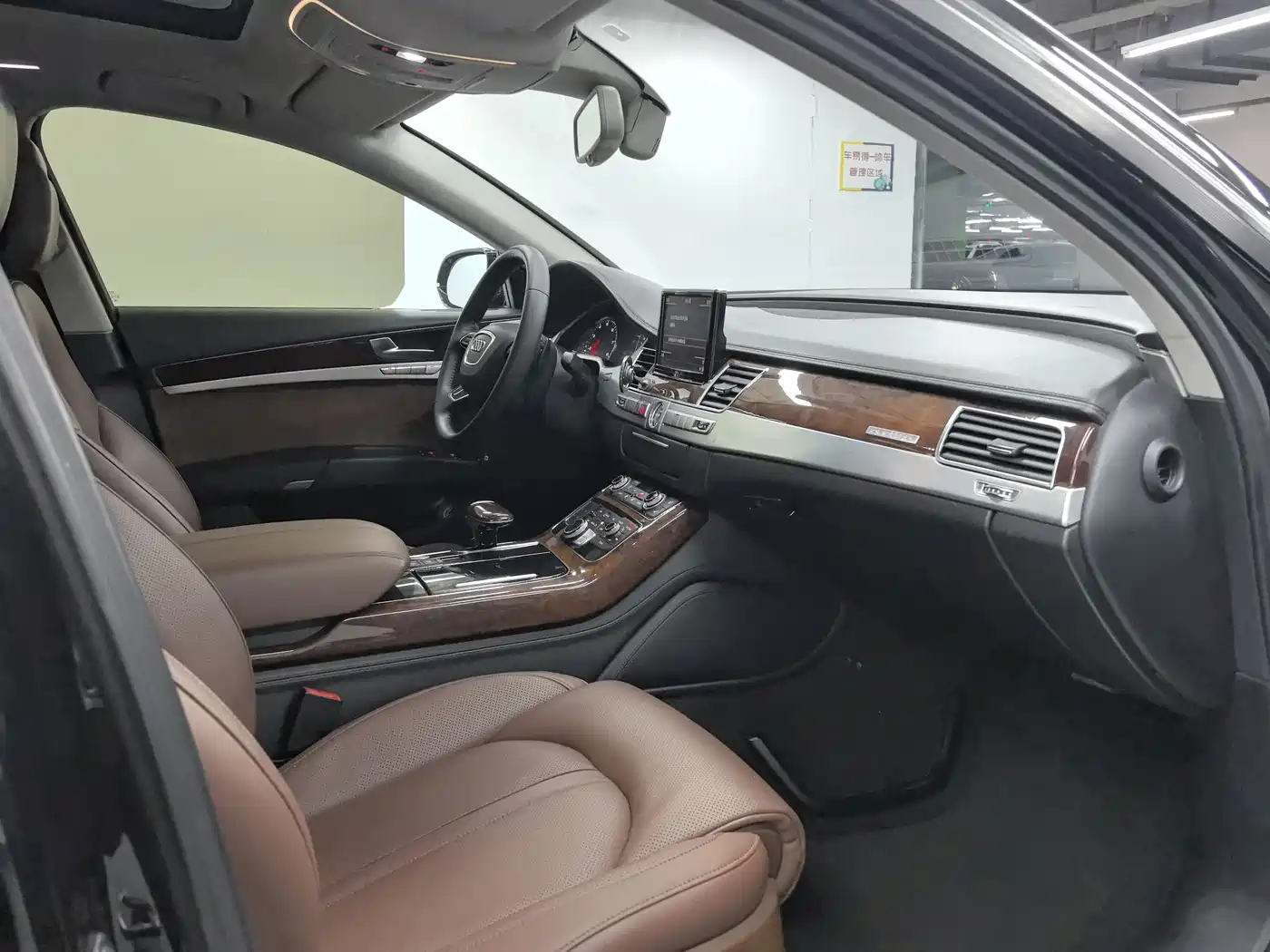 Audi A8 2011 A8L 3.0 TFSI quattro Luxury (213kW) фото 5