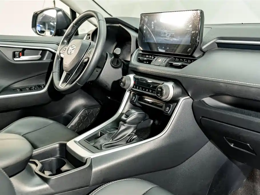 Toyota Wildlander 2023 2.0L CVT FWD Luxury PLUS фото 15