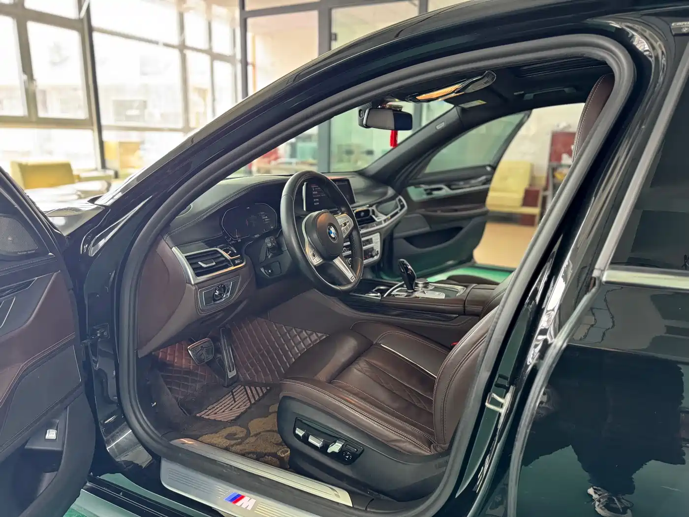 BMW 7 Series 2021 Model 730Li M Sport Package фото 4