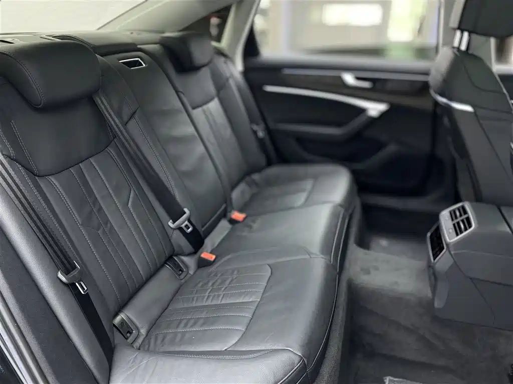 Audi A6L 2021 45 TFSI quattro Exclusive Elegance фото 10