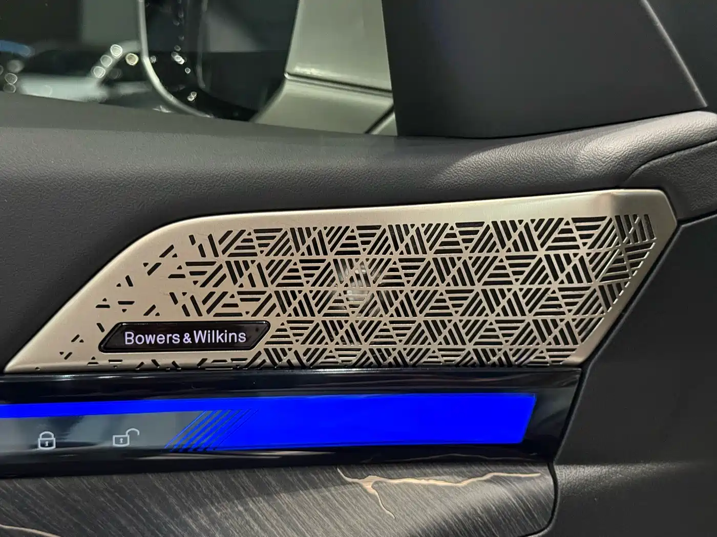 BMW 5 Series 2024 530Li Premium M Sport Package фото 13