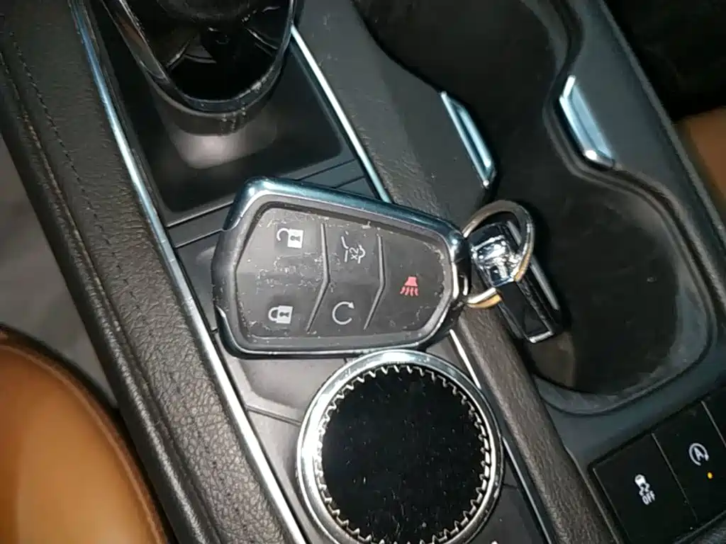 Фото 9 - Cadillac XT4