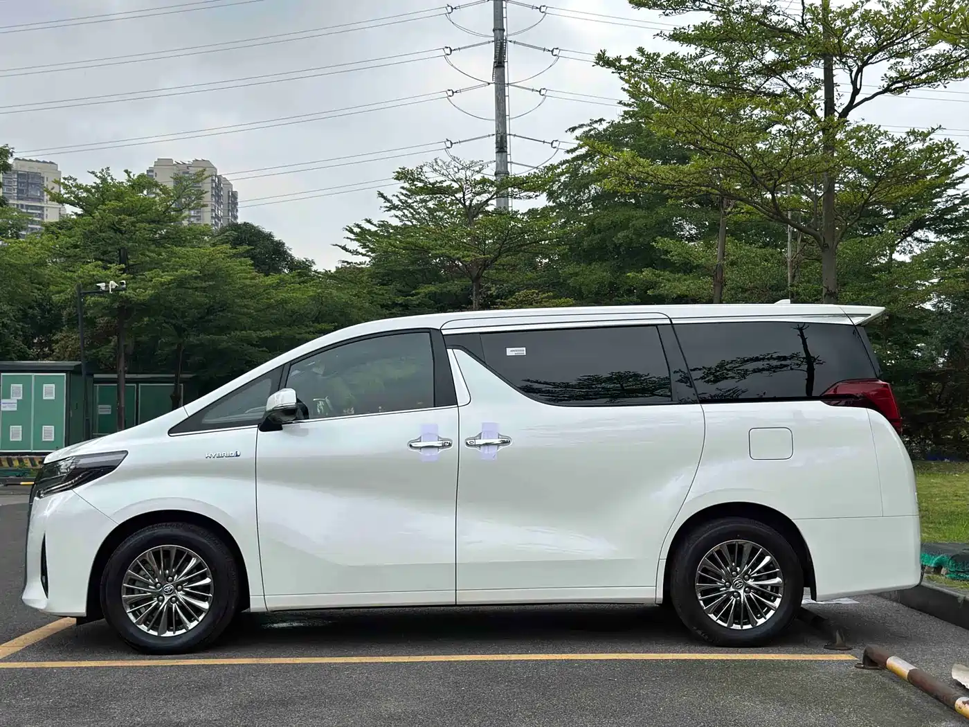 Toyota Alphard 2020 Hybrid 2.5L Premium Edition фото 7