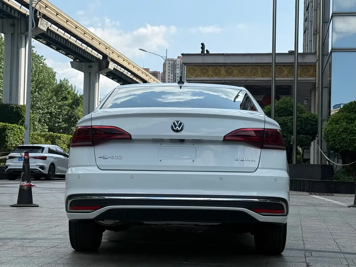 Volkswagen Bora 2025 200TSI DSG Joy Ride Navigation Edition фото 6