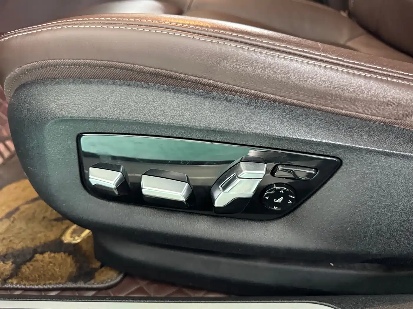 BMW 7 Series 2021 Model 730Li M Sport Package фото 14