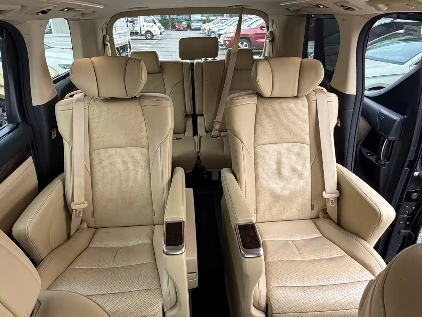 Toyota Alphard 2021 Hybrid 2.5L Luxury фото 8