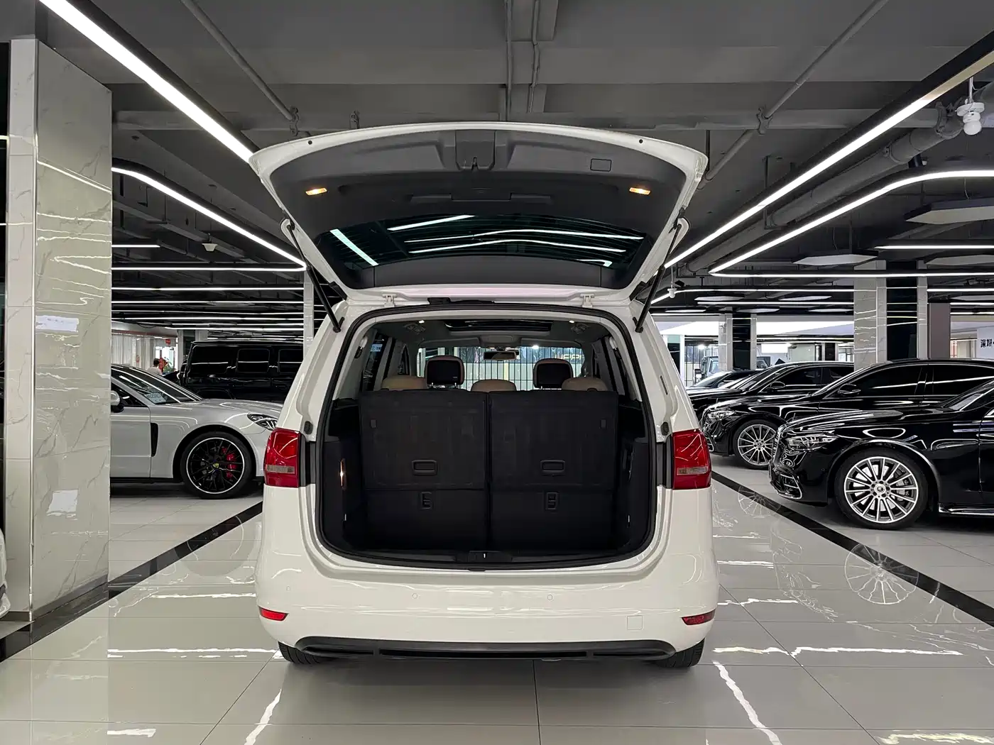 Volkswagen Sharan 2013 1.8TSI Standard фото 37