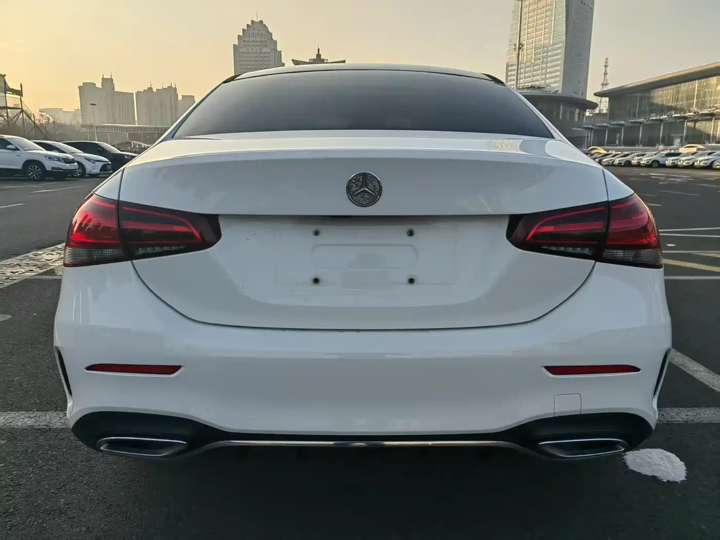 Mercedes-Benz A-Class 2021 A 180 L Sports Sedan фото 4