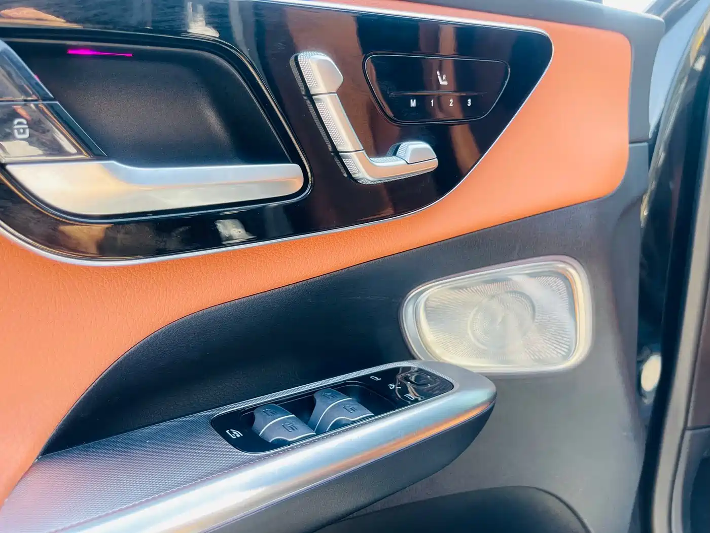 Mercedes-Benz GLC 2023 GLC 300 L 4MATIC Sport 5-Seater фото 17