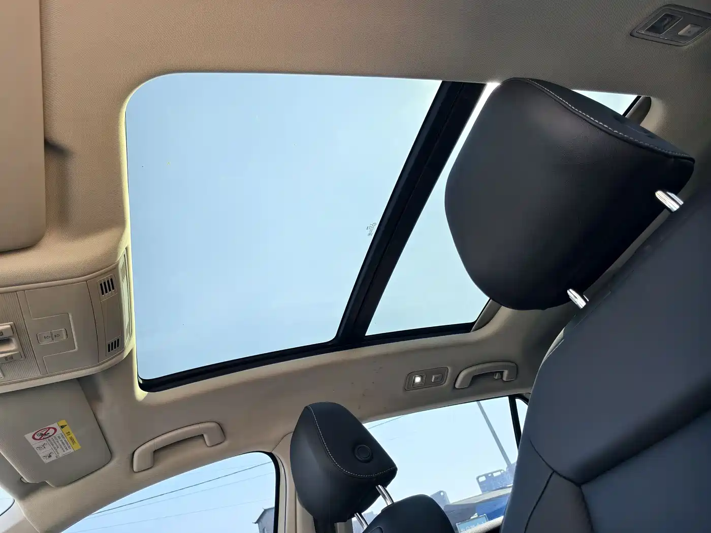 VOLKSWAGEN T ROC EXPLORING SONGS