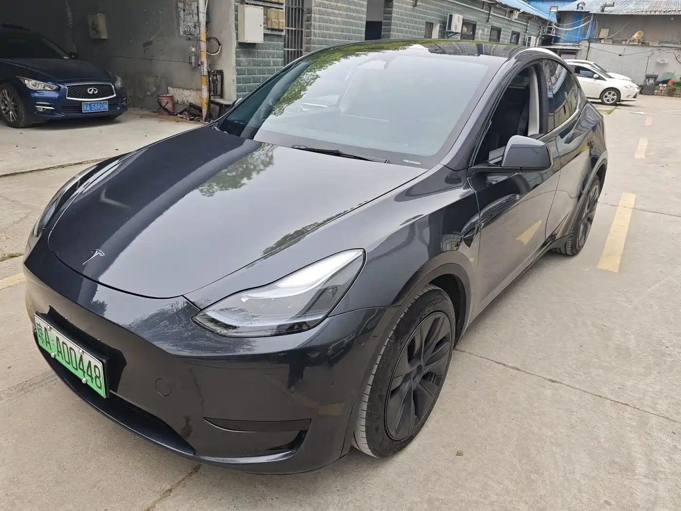 TESLA MODEL Y