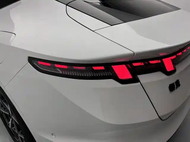 2026 Lynk & Co 10 EM-P