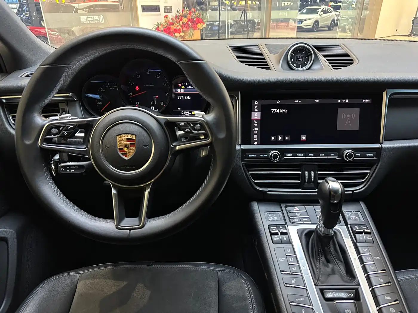 Porsche Macan 2018 Macan 2.0T фото 21