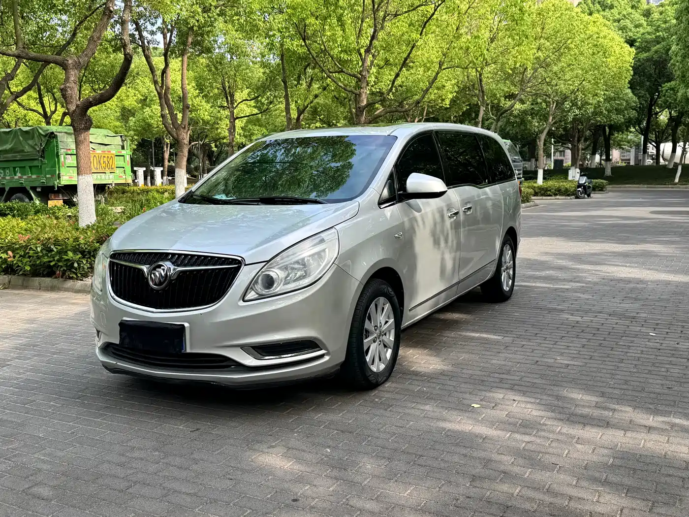 Buick GL8 2017 25S Luxury China V фото 3