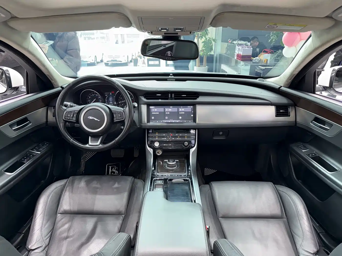 Jaguar XFL 2017 XFL 2.0T 200PS Elegance Edition фото 7