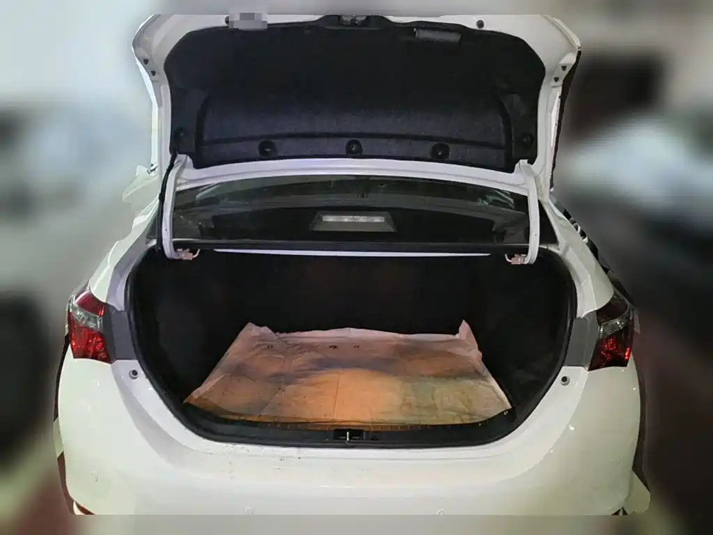 Photo 5 - Toyota Corolla