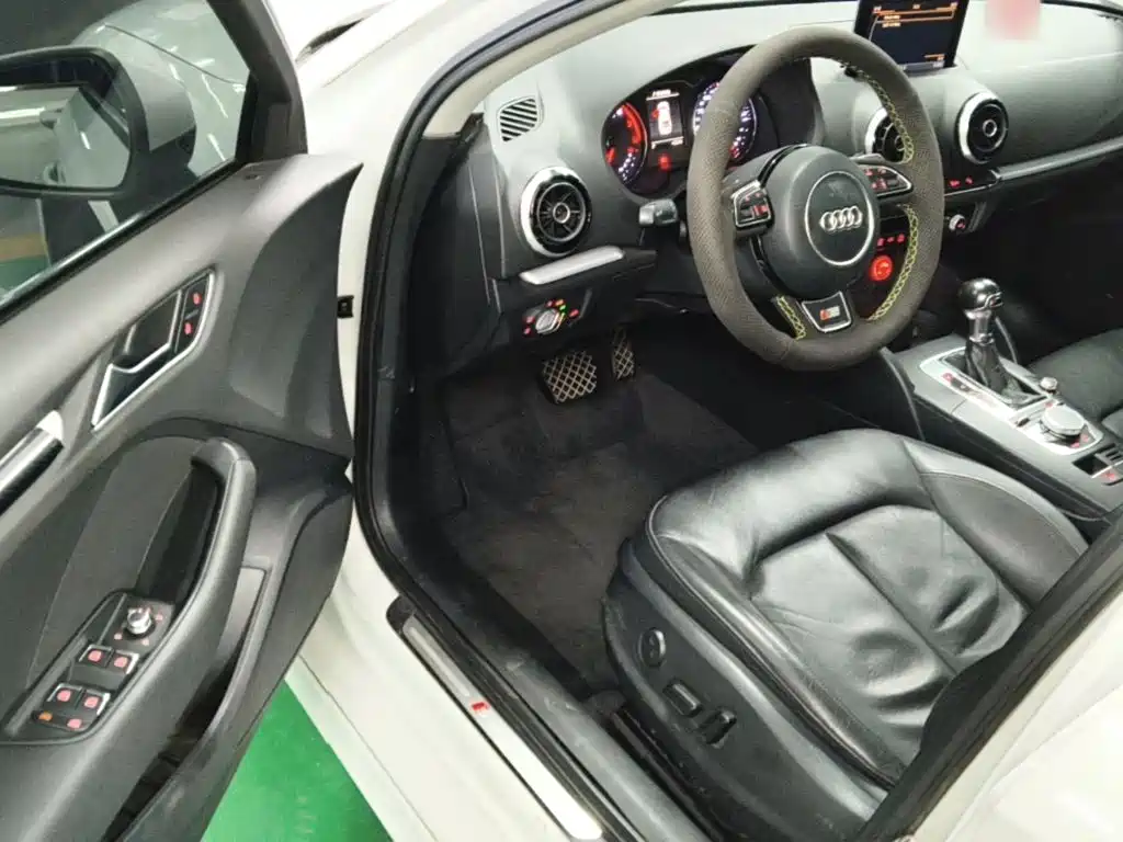 Photo 16 - Audi A3 (Import)
