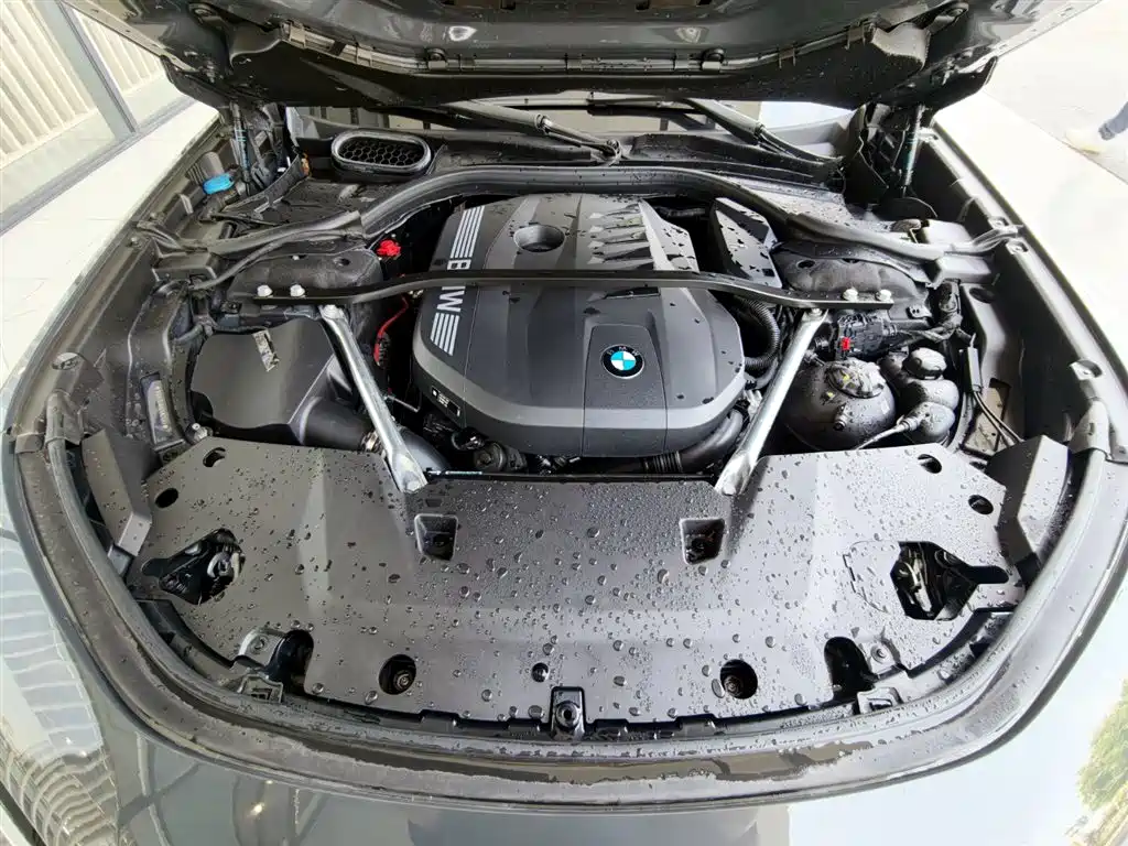 BMW 7-SERIES