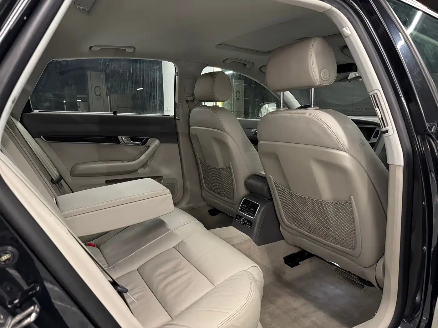 Audi A6L 2011 2.0 TFSI Automatic Comfort фото 16