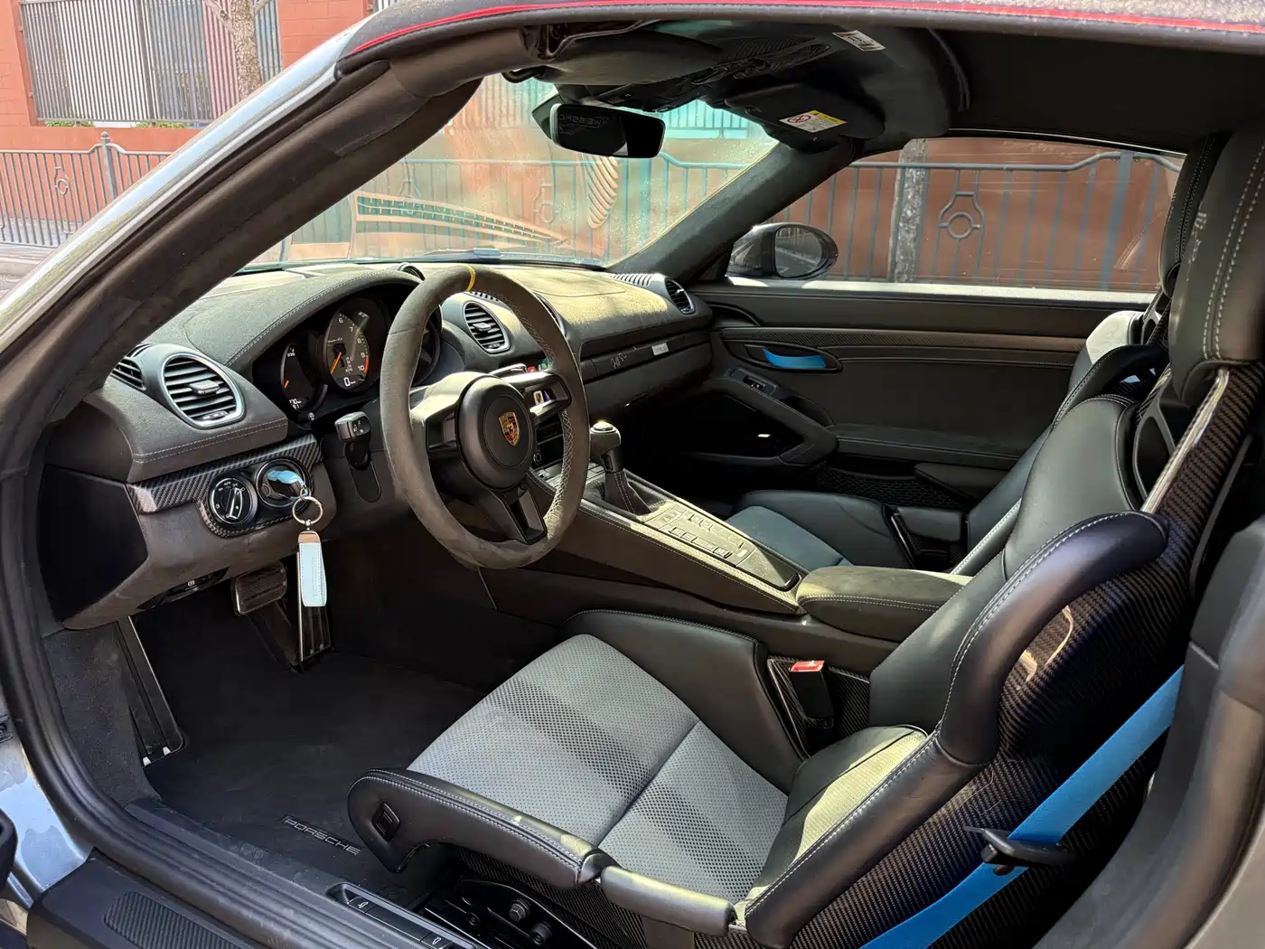 PORSCHE 718