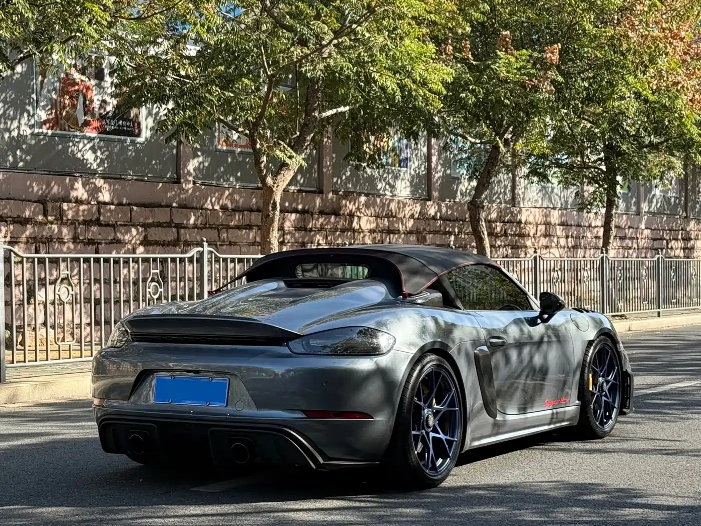 PORSCHE 718