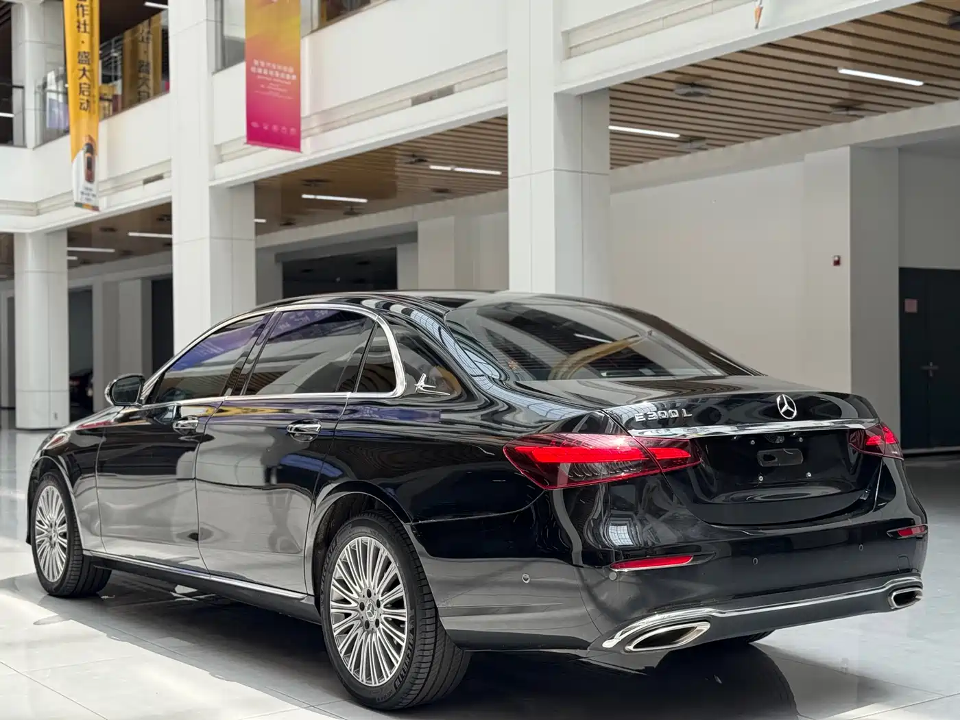 Mercedes-Benz E-Class 2023 E 300 L Fashion фото 7