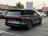Фото 10 - NIO ES8