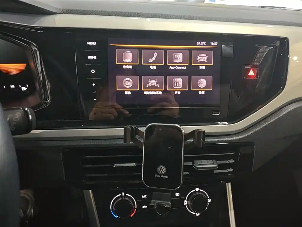 Volkswagen Polo 2023 Plus 1.5L Automatic Colorful Tech Edition фото 13