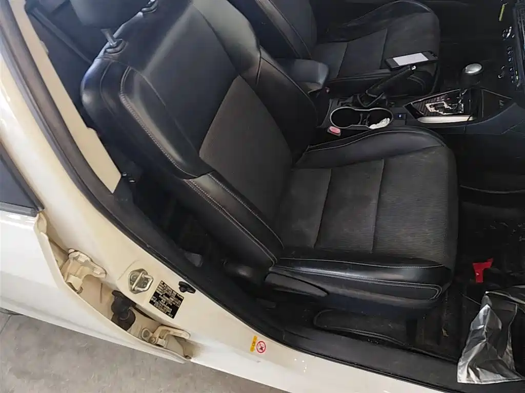 Toyota Levin 2014 1.6G-L CVT Premium Edition фото 25