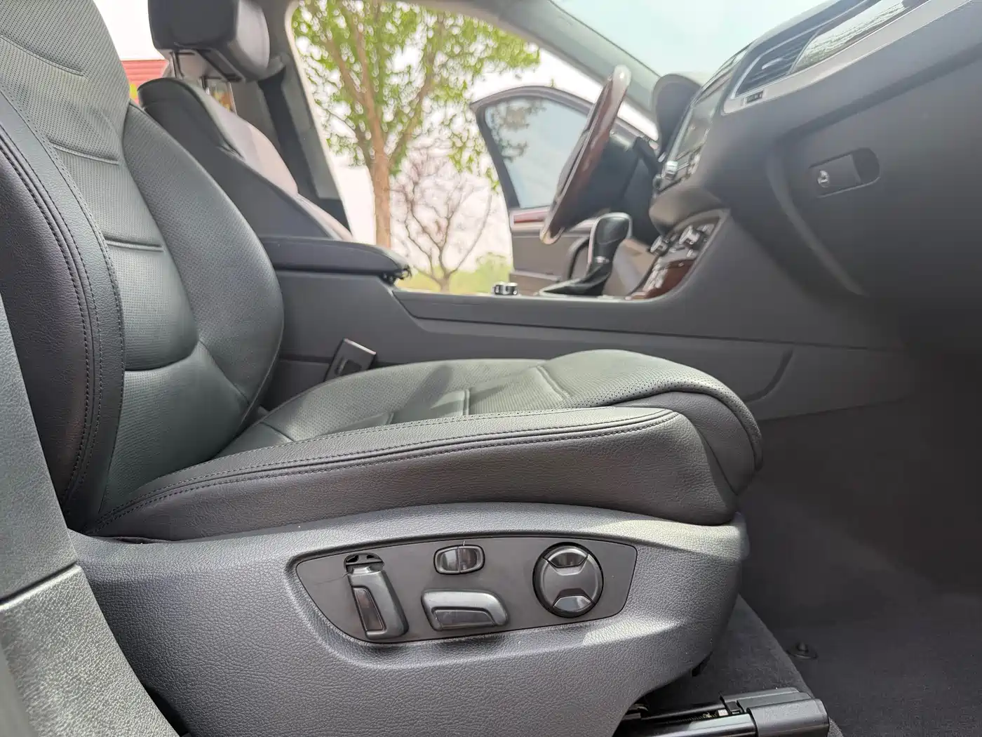 Volkswagen Touareg 2011 3.0TSI Premium фото 10