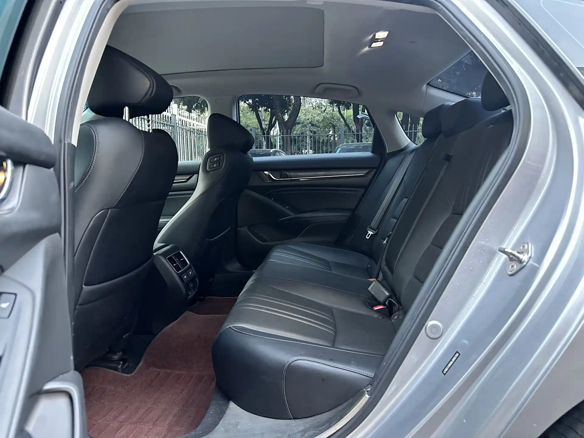 Photo 4 - Honda Accord