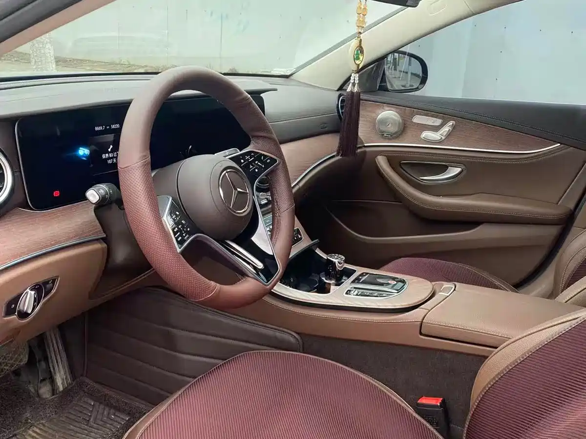 MERCEDES-BENZ E CLASS