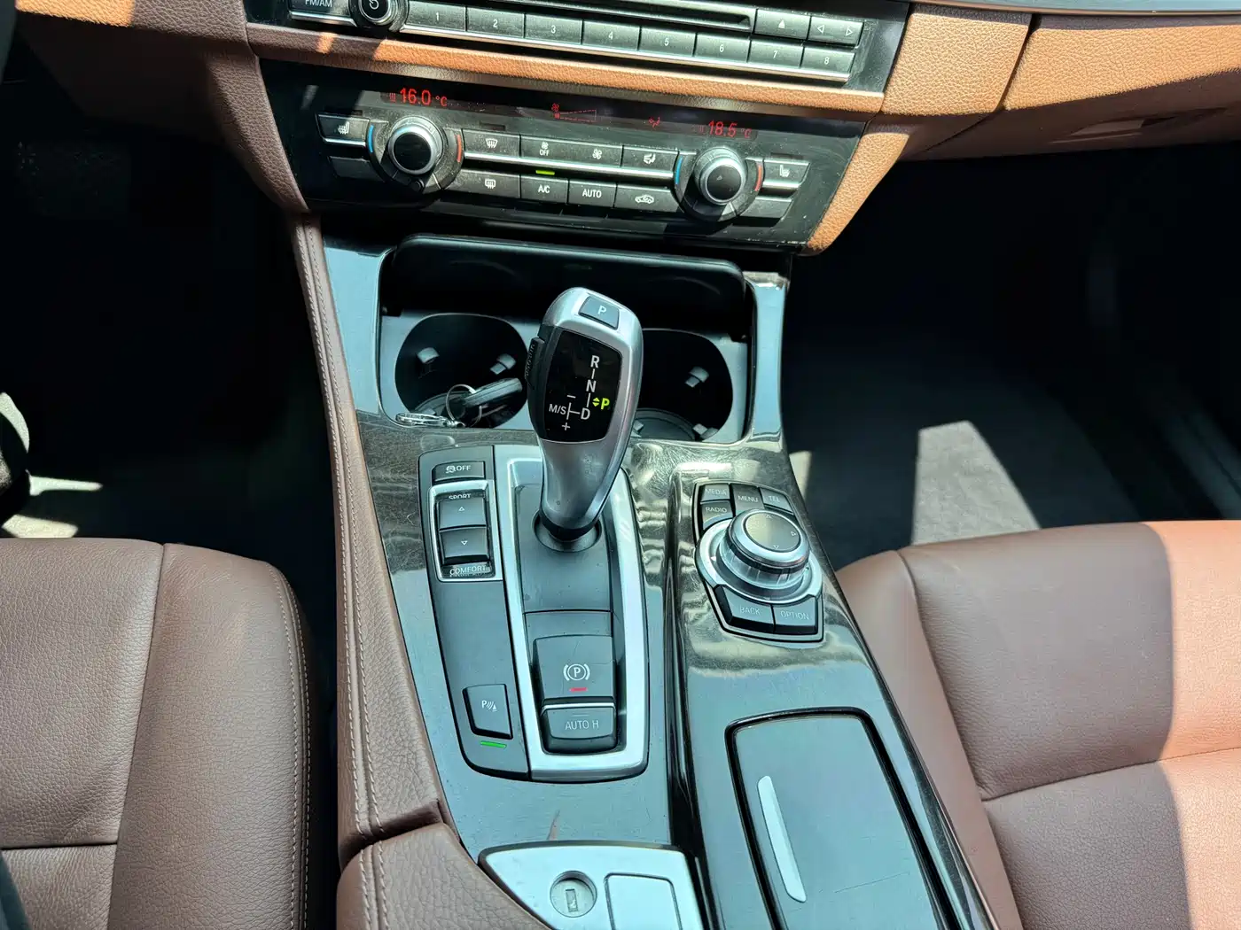 BMW 5 Series 2017 525Li Leading Edition фото 19
