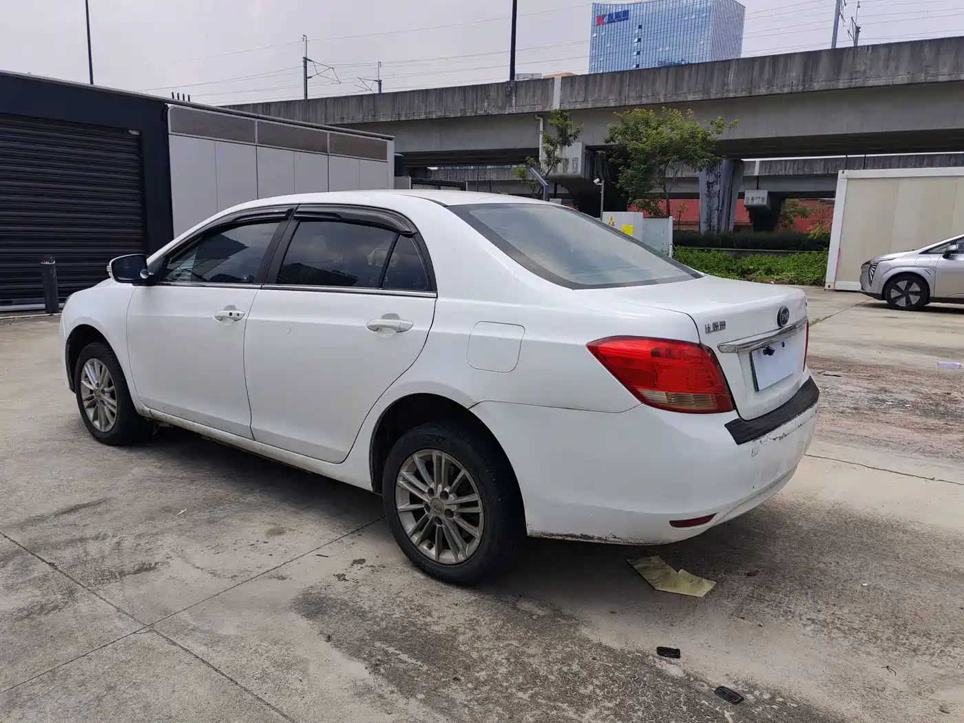 Фото 6 - BYD e5
