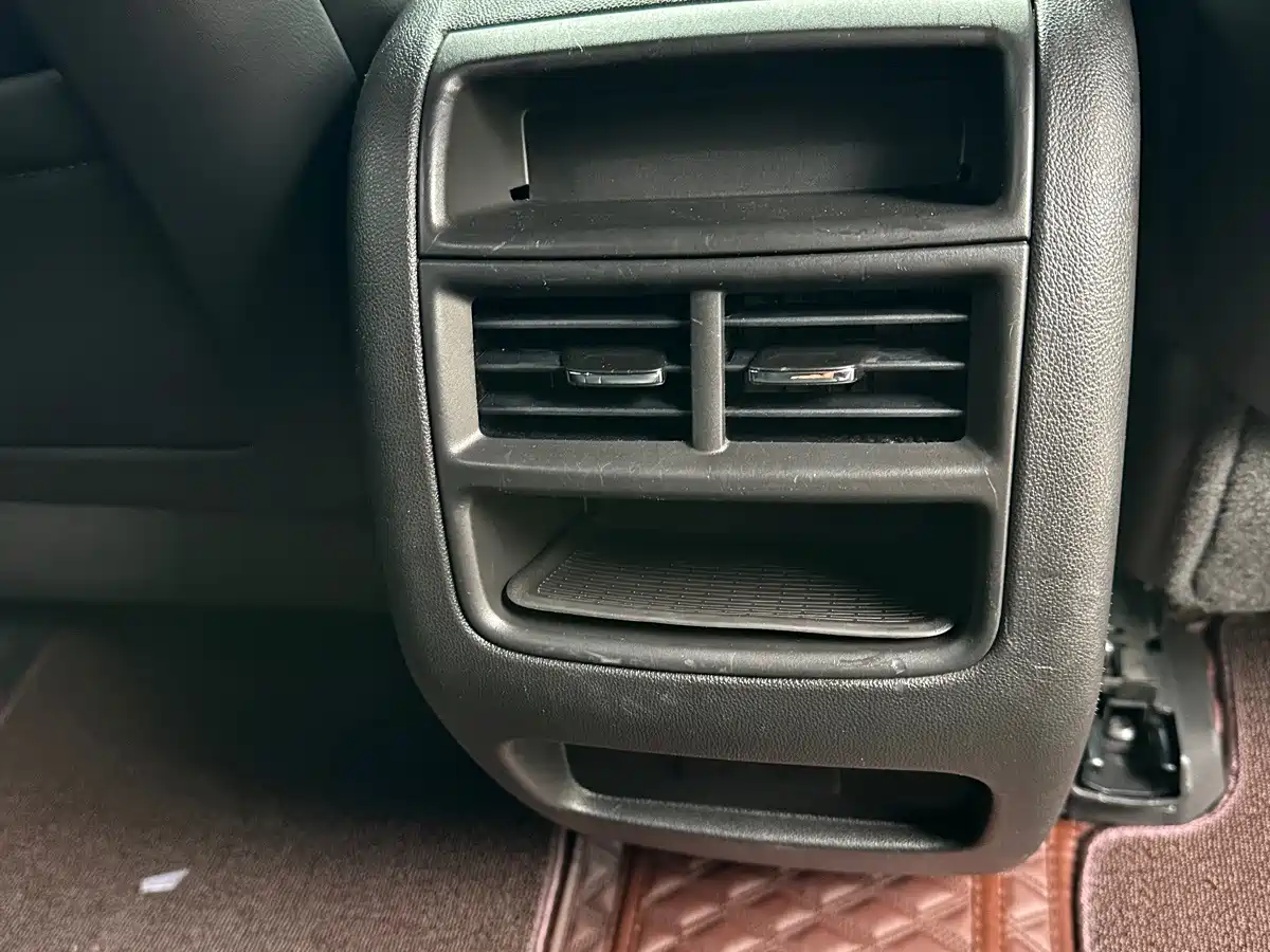 Photo 13 - Cadillac XT5