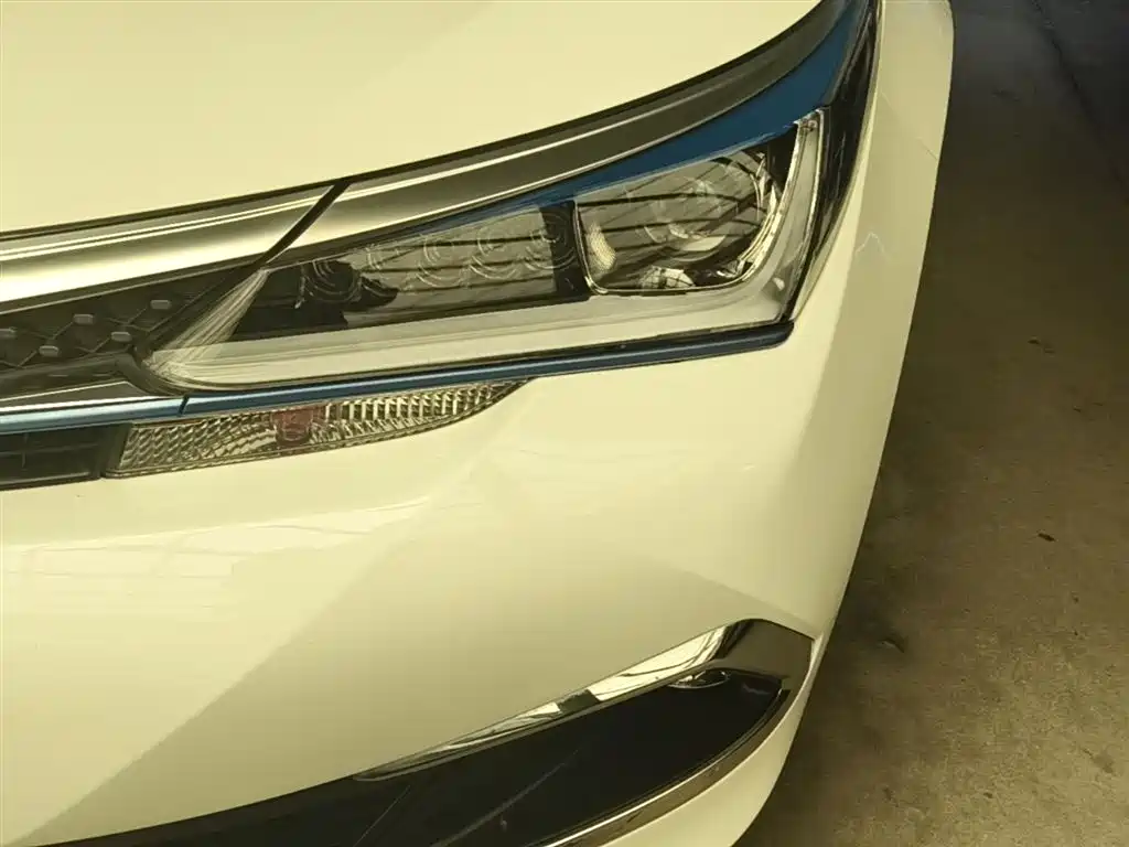 Toyota Corolla Twin Engine E+ 2019 1.8L E-CVT Leading Edition фото 24