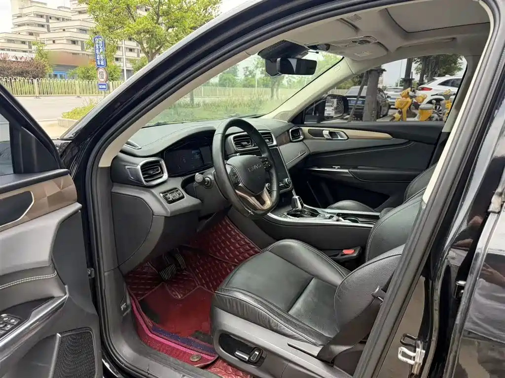 Lynk & Co 01 2017 2.0T 2WD фото 13