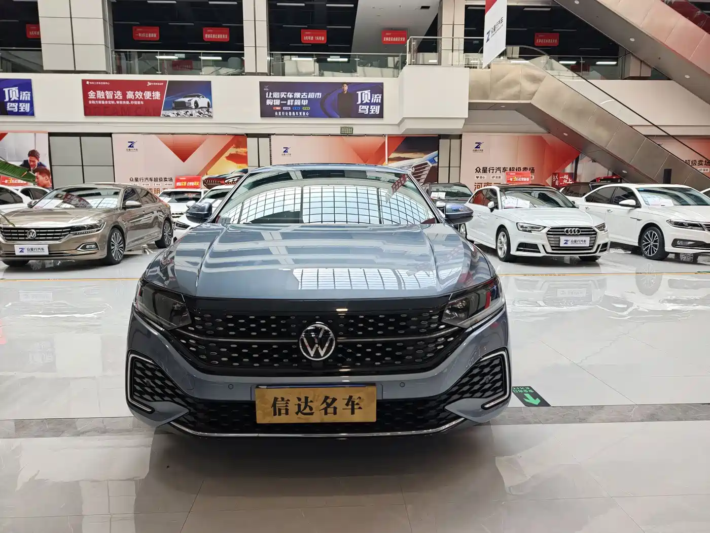 Volkswagen Passat 2022 330TSI Starlight Elite Edition фото 2